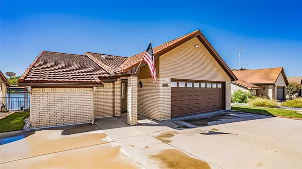 5114 La Vista Court, Granbury, TX 76049