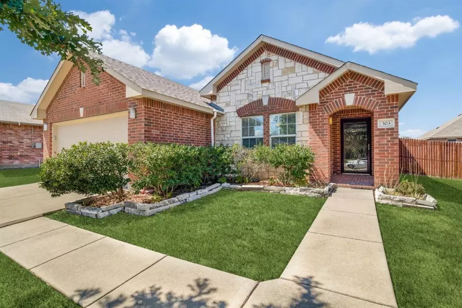 303 Laurel Lane, Fate, TX 75087