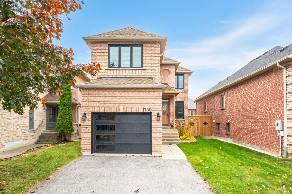 Pickering, ON L1V 6X9,1750 Silver Maple DR