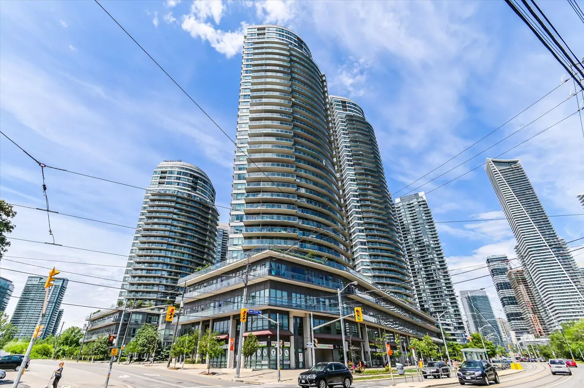 Toronto W06, ON M8V 1A5,2240 Lakeshore BLVD W #405