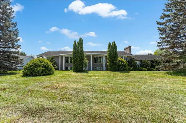 Barry's Bay, ON K0J 1B0,42 YANTHA CRES