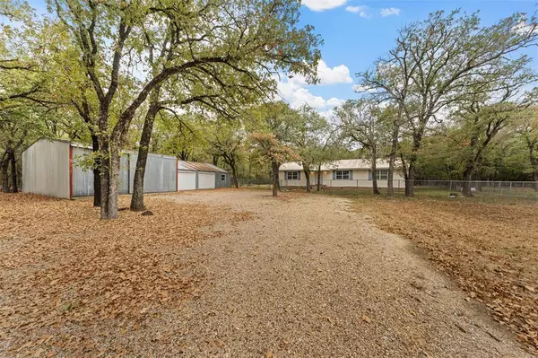 4131 Ft Graham Road, West, TX 76691