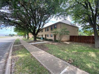 7401 Kingswood Drive #4, Fort Worth, TX 76133