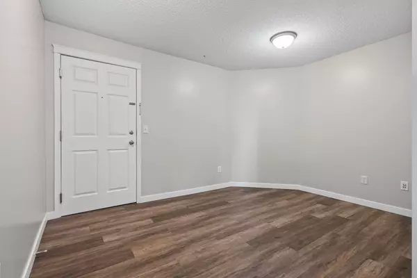 Calgary, AB T3K 5Z1,70 Panamount Dr NW #2207