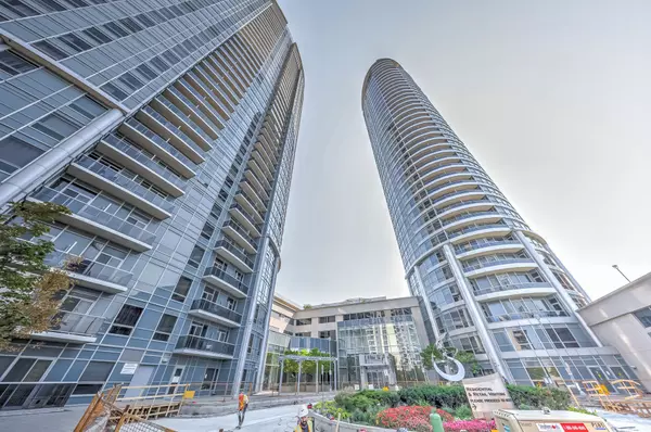 125 Village Green SQ #907, Toronto E07, ON M1S 0G3