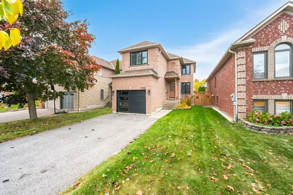 Pickering, ON L1V 6X9,1750 Silver Maple DR