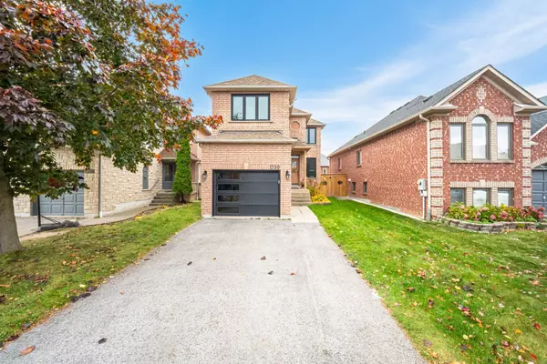 Pickering, ON L1V 6X9,1750 Silver Maple DR