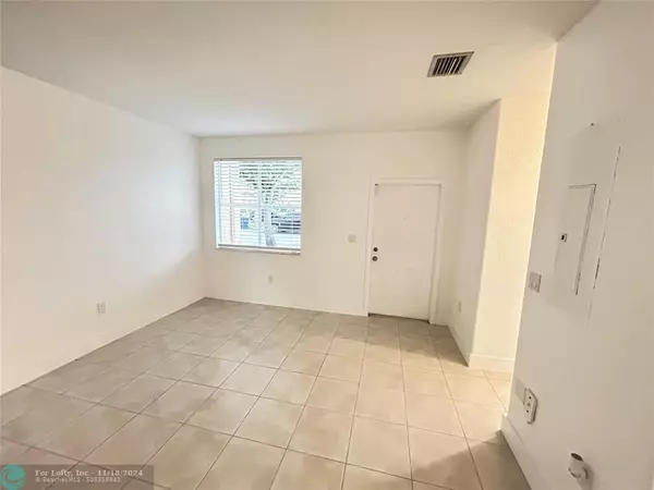 Hialeah, FL 33015,7365 NW 174th Ter  #106