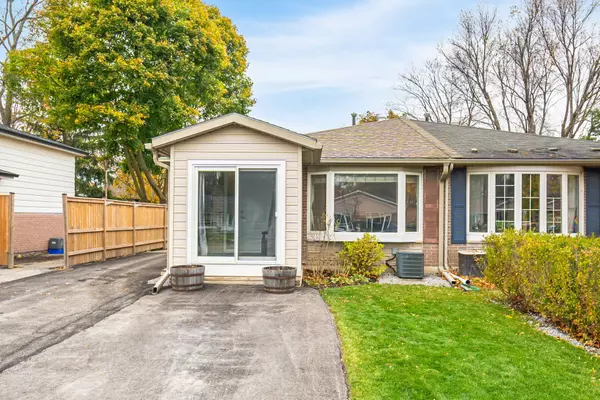 30 Burbank PL, Barrie, ON L4M 2S8