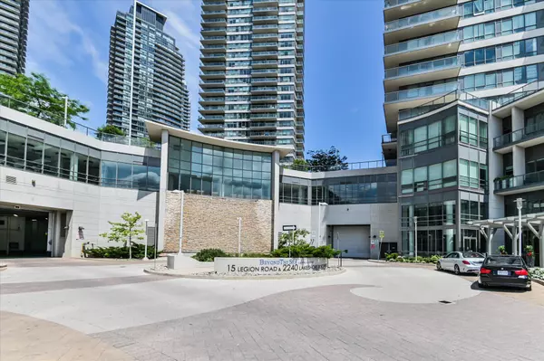 Toronto W06, ON M8V 1A5,2240 Lakeshore BLVD W #405