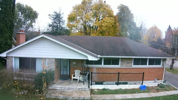 London, ON N6H 3E8,465 Oakridge DR