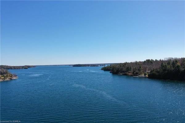 Leeds And The Thousand Islands, ON K0E 1V0,B CLUB ISLAND N/A