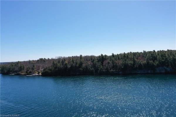 Leeds And The Thousand Islands, ON K0E 1V0,C CLUB ISLAND N/A