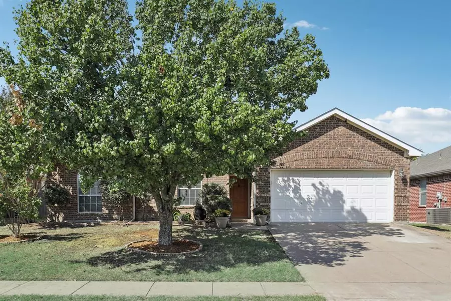 321 Rock Hill Drive, Crowley, TX 76036