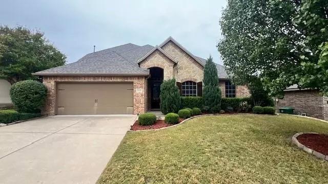 11129 Castle Oak Lane, Fort Worth, TX 76108