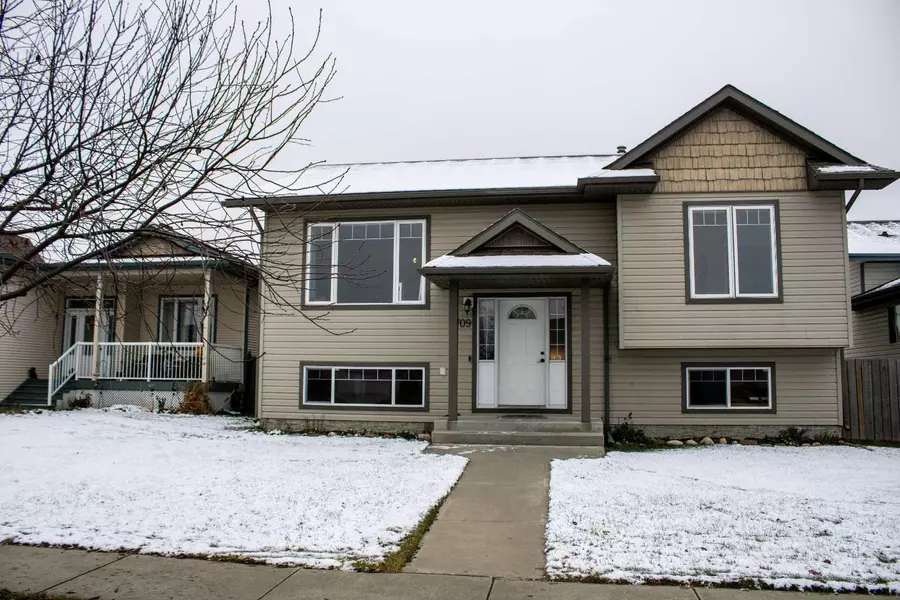 4709 Westbrooke RD, Blackfalds, AB T4M 0K4