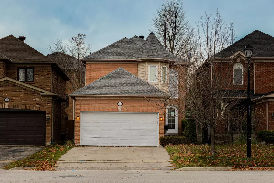 554 Plantation Gate, Newmarket, ON L3X 2C2