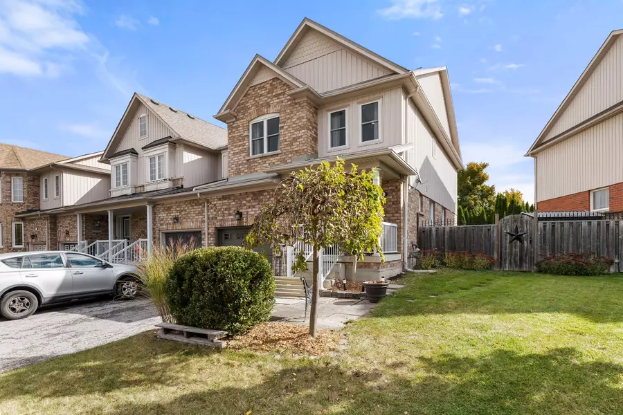 11 Lilly Mckeowan CRES, East Gwillimbury, ON L0G 1M0