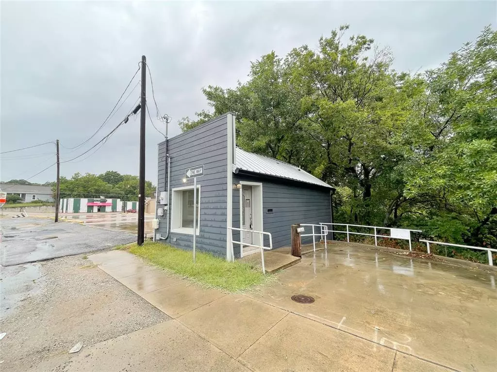 Sherman, TX 75092,701 W Houston Street