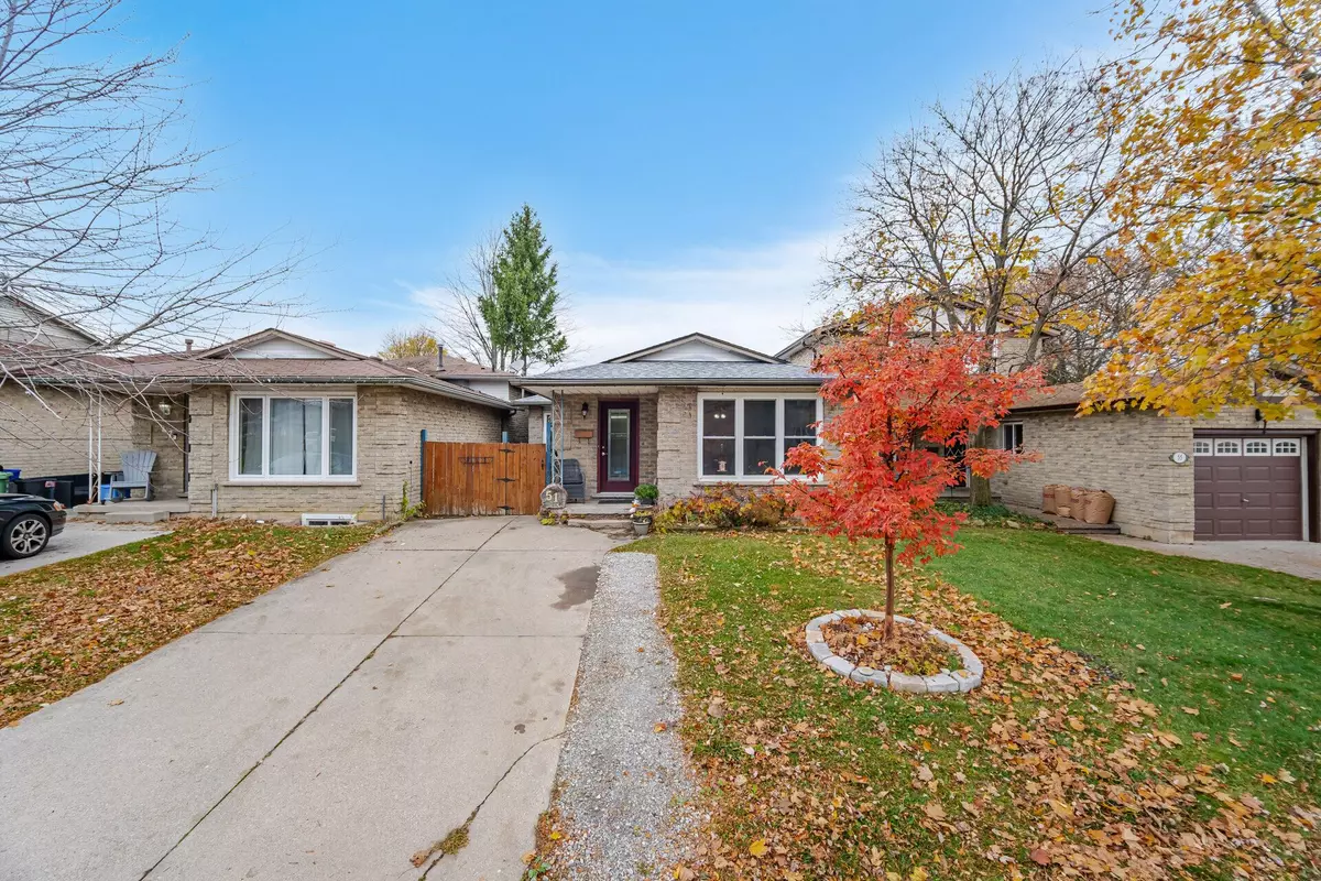 Hamilton, ON L9C 6Y1,51 Monteagle CT