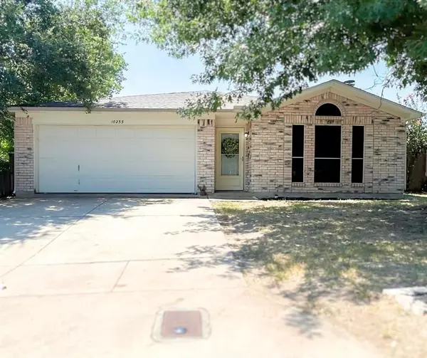 10233 Maverick Drive, Fort Worth, TX 76108