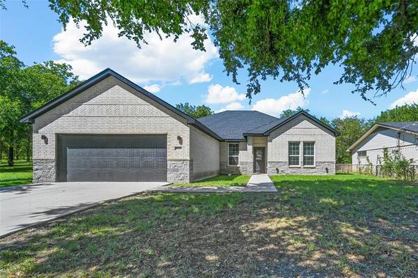 2131 Varsity Drive, Grand Prairie, TX 75051