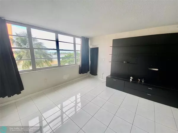 North Miami Beach, FL 33179,1351 NE Miami  Gardens Dr.  #324E