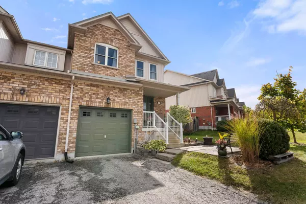 East Gwillimbury, ON L0G 1M0,11 Lilly Mckeowan CRES