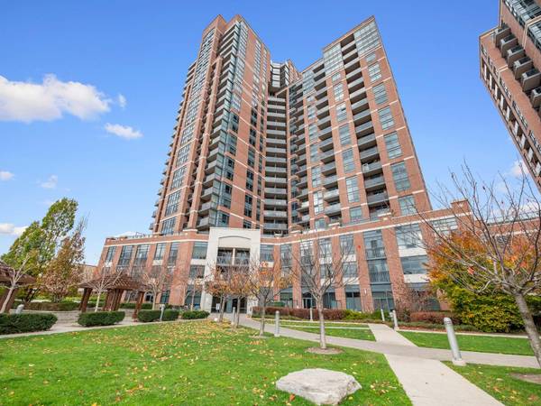 60 Heintzman ST #1715, Toronto W02, ON M6P 5A1