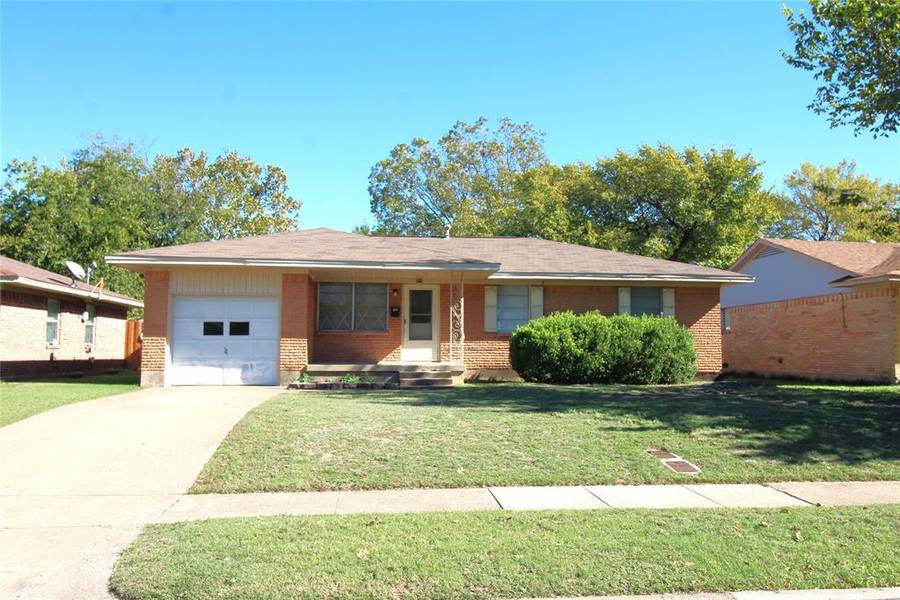 814 Louise Avenue, Duncanville, TX 75137