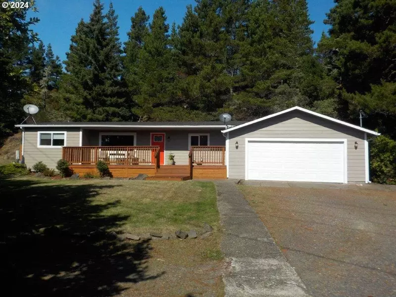 5143 HECETA BEACH RD, Florence, OR 97439