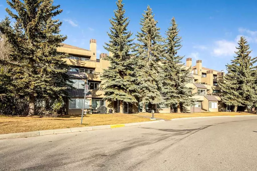 203 Village TER Southwest #3, Calgary, AB T3H 2L4