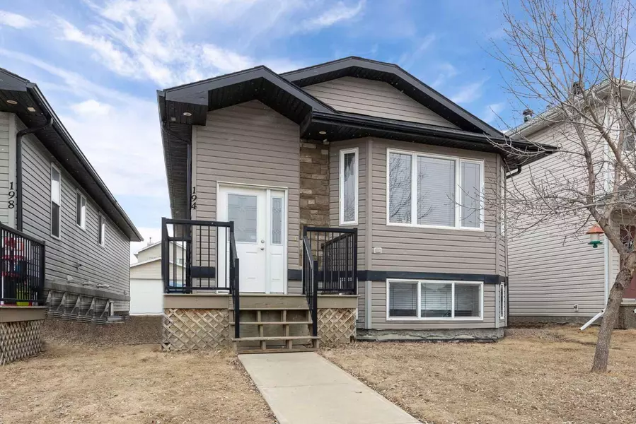 194 Pacific CRES, Fort Mcmurray, AB T9K 0E6