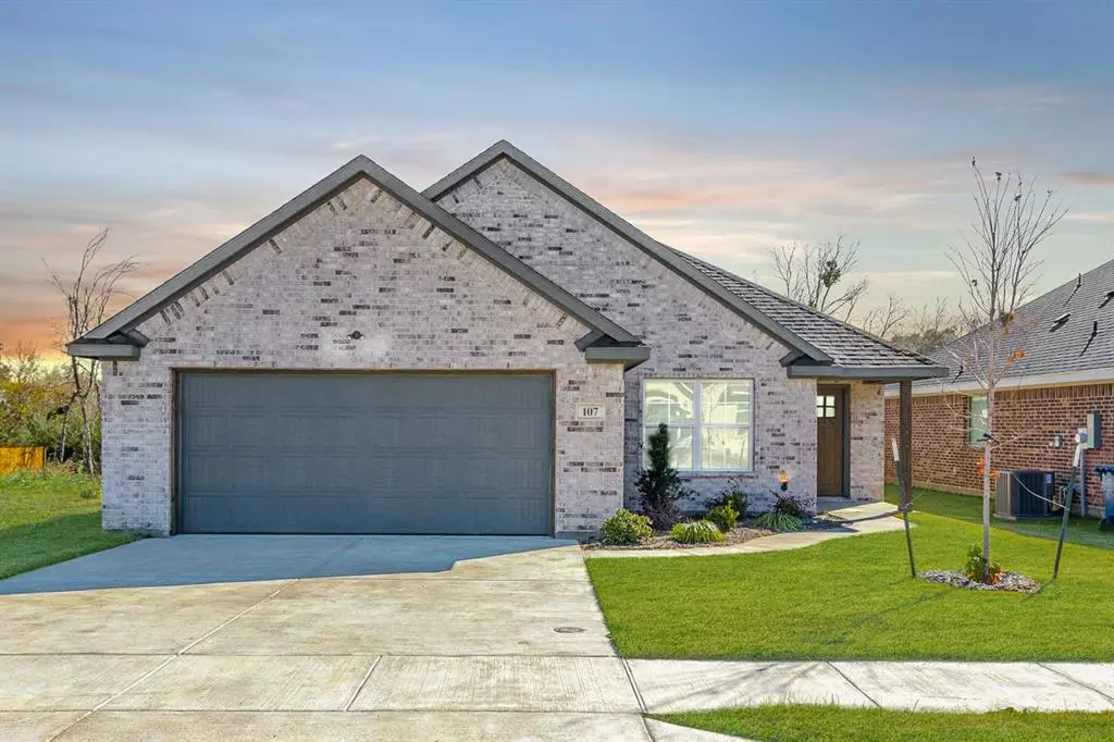 Corsicana, TX 75110,107 Randal Row