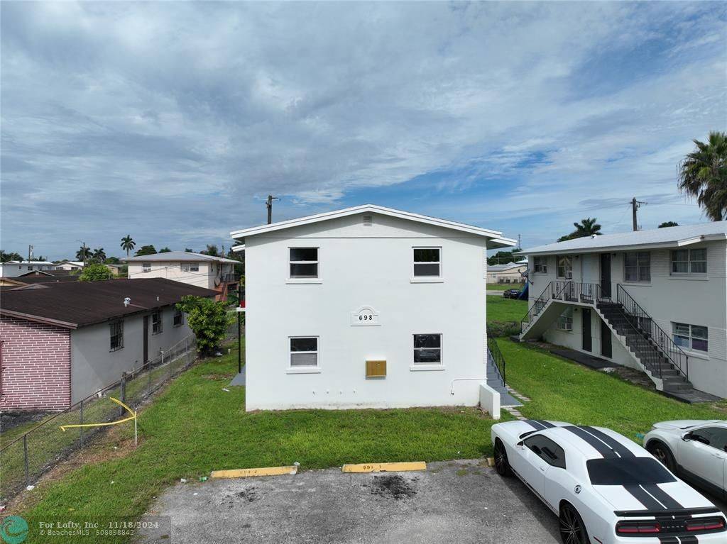 Belle Glade, FL 33430,698 SW 4th St  #3