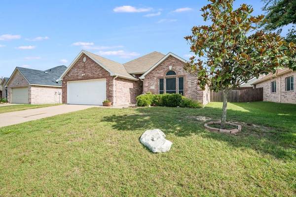 3029 Canary Lane, Midlothian, TX 76065