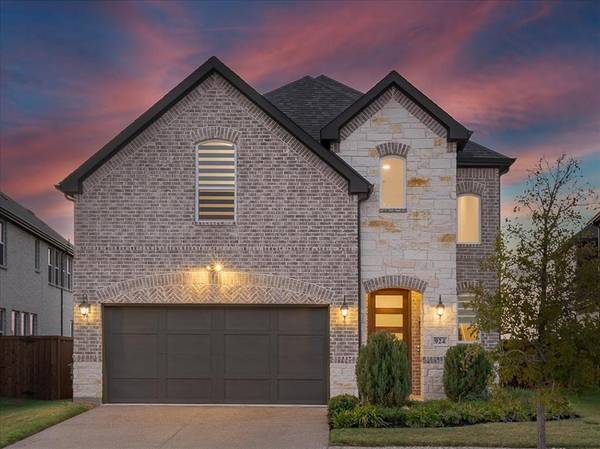 924 Lady Tessala Avenue,  Lewisville,  TX 75056