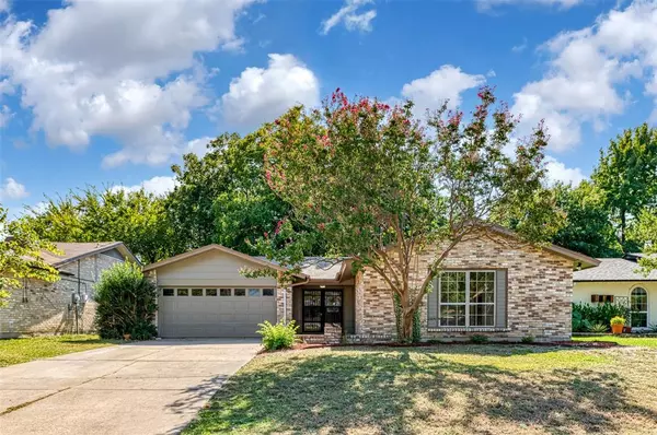 413 Kirby Creek Drive, Grand Prairie, TX 75052