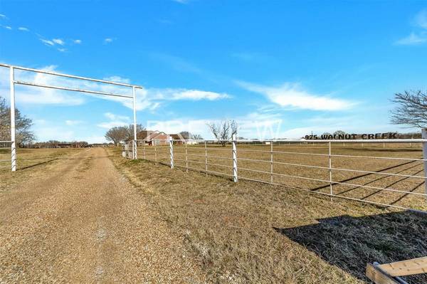 Springtown, TX 76082,975 Walnut creek Drive