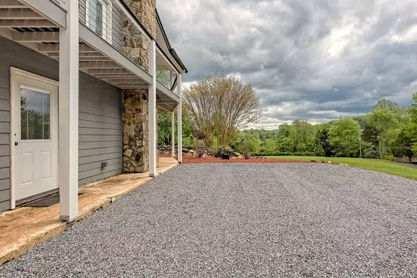 Hayesville, NC 28904,140 Chatuge Hills Drive