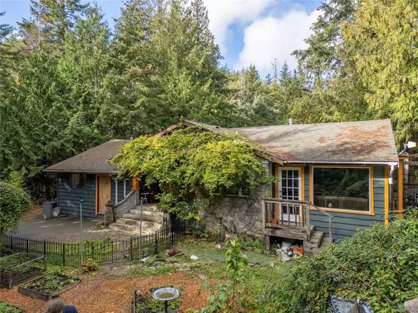 4706 Scarff Rd, Pender Island, BC V0N 2M1