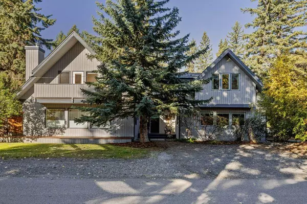 501 3 ST, Canmore, AB T1W 2H8