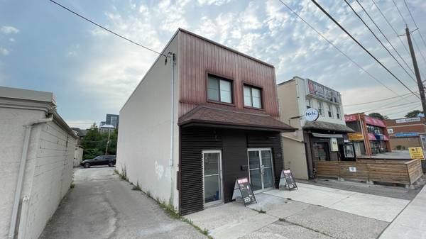 124 Willowdale AVE #A, Toronto C14, ON M2N 4Y2