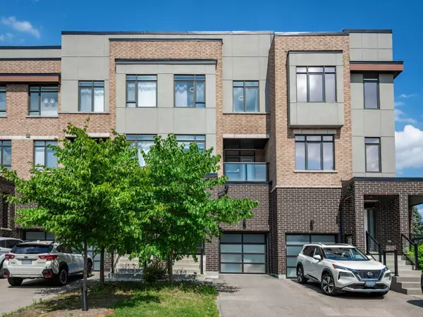 3 Glenngarry CRES, Vaughan, ON L6A 4Z4