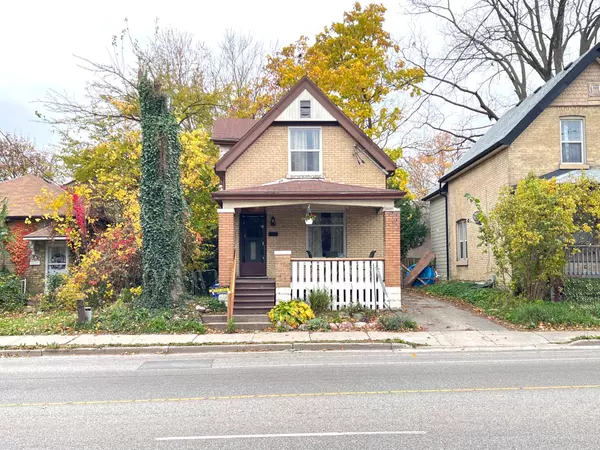 London, ON N5W 3Y9,549 Quebec ST