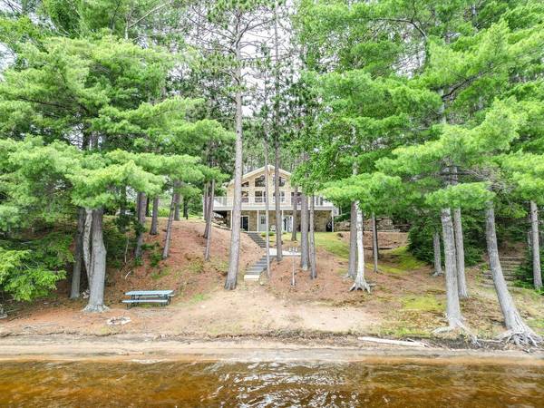 1586 North McKenzie Lake RD, South Algonquin, ON K0J 2M0