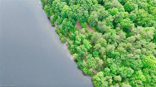 Leeds And The Thousand Islands, ON K0E 1N0,1074 LODGE LN