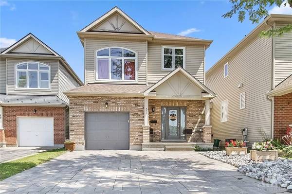 51 CRESTHAVEN DR, Barrhaven, ON K2G 6T8