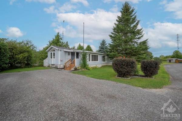 North Grenville, ON K0G 1J0,4 FETHERSTON LN