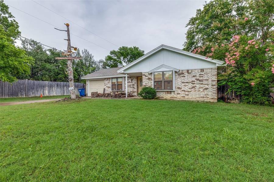 101 Gordon Drive, Azle, TX 76020